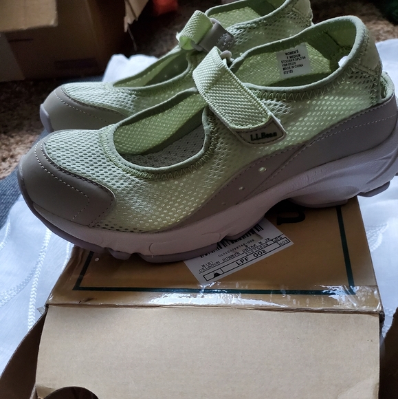 L.L Bean Celadon Summer Sneaker. Size 8 M. - Picture 2 of 4
